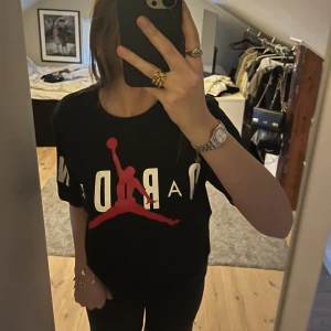 Jordan T-Shirt - Snygg T-Shirt som tråkigt nog aldrig kommer till användning. Storlek S