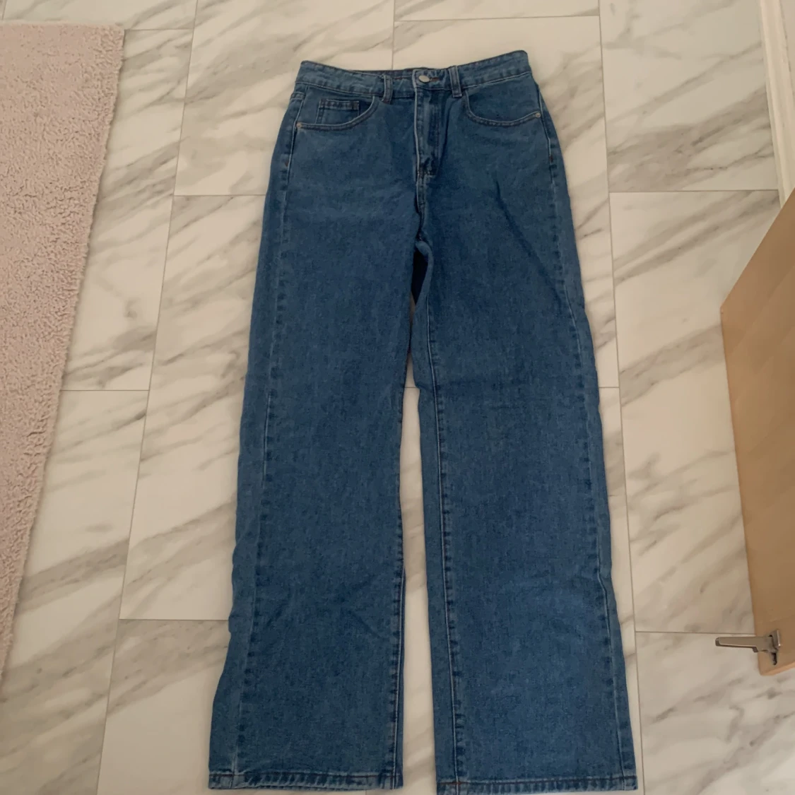 Basic blåa momjeans