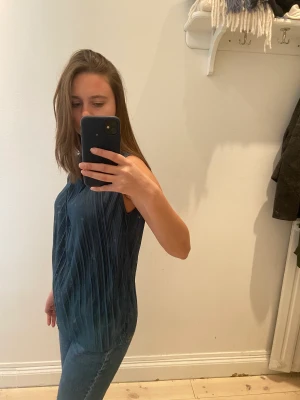 Blus från zara - Grön blus från zara. Använd 1 gång. 