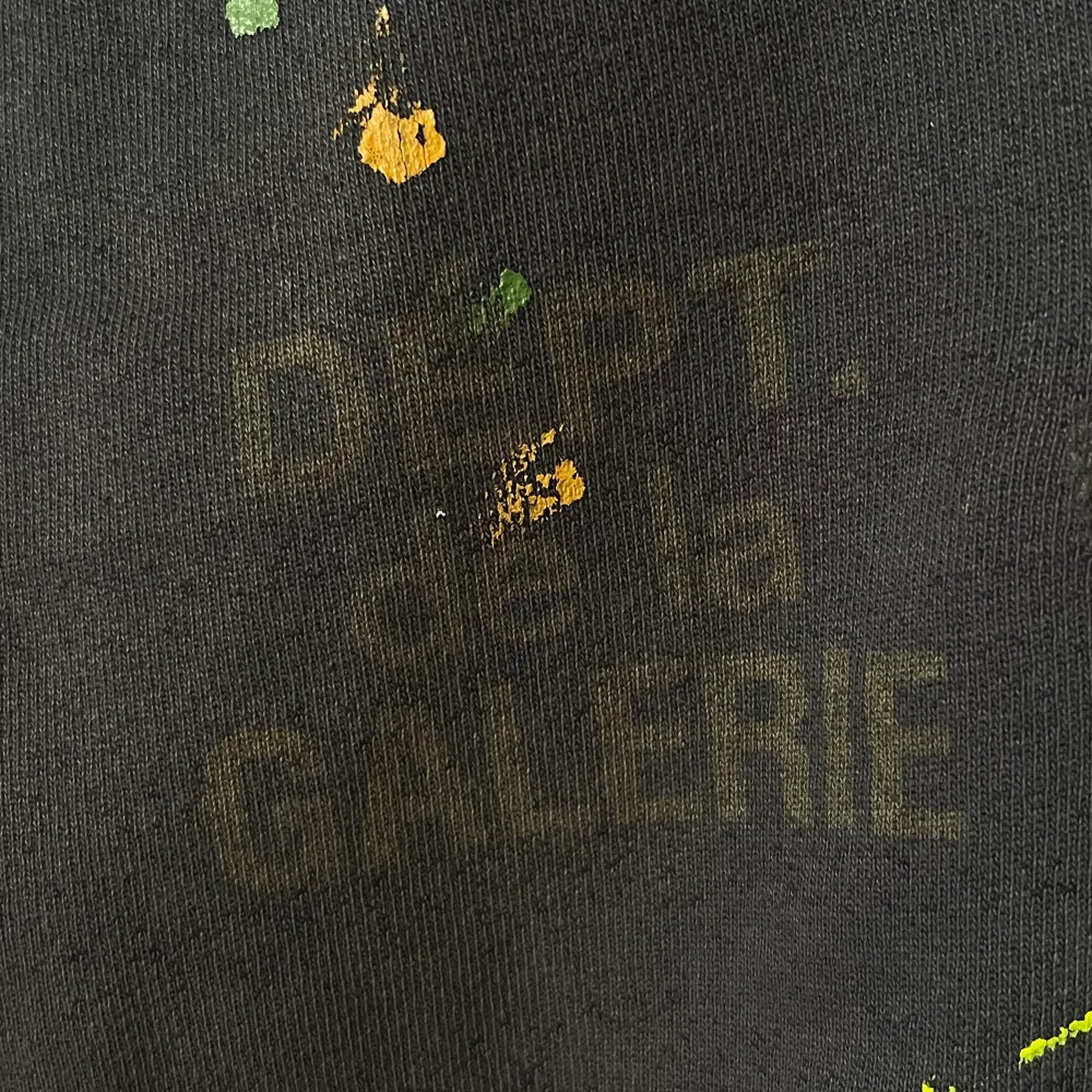 Gallery Dept. French logo painted sweatpants  Size Medium Color Vintage black  Comes with original receipt.. Jeans & Byxor.