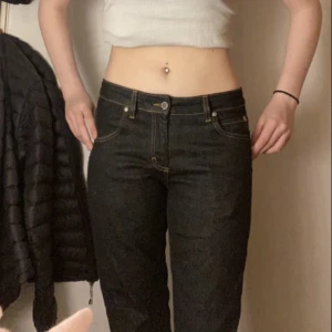 Lågmidjade jeans - Lowwaist jeans i märket Hot Holiday. Passar 165-170. 