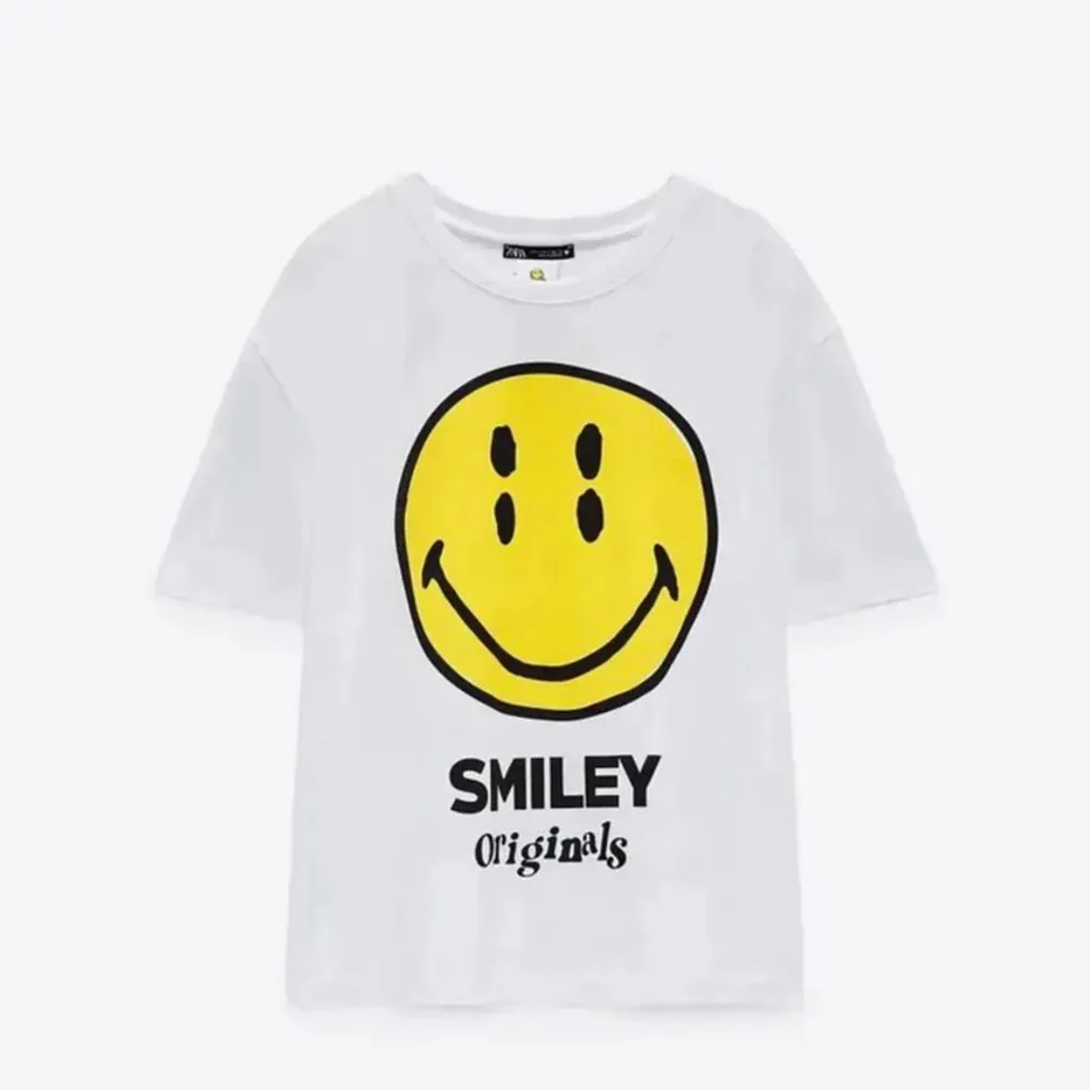 T-shirt med smiley & text på från zara❤️‍🔥. T-shirts.