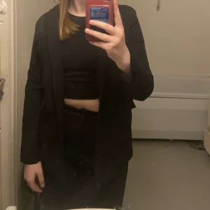 Kavaj  - En kavaj som är använd 2-3 gånger ser helt ny ut 