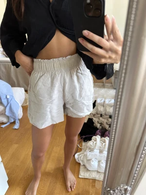 Linne shorts  - Linne shorts 🤍