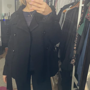 Kort kappa  - Kort kappa från Zara i strl S