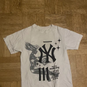 What happened to god tröja - Jättefin t-shirt stor i storleken skulle säga s/m, knappt använd säljer för den inte används så mycket (priset kan diskuteras)