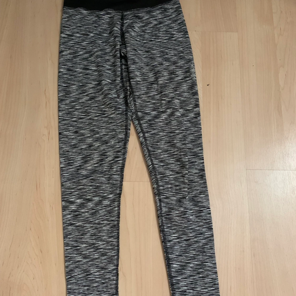 Träningstights i storlek 34