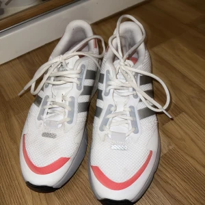 Adidas trainers - In very good shape, size 40