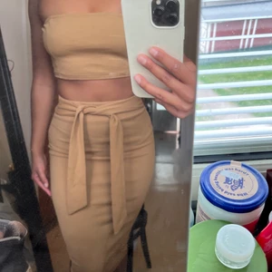 2 piece set - Bandeu topp och lång kjol som man knyter