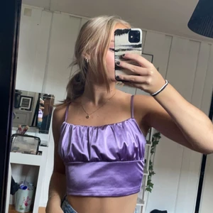 Topp - Säljer denna super snygga sommar topp! Säljer då den ej kommer till användning. Köpare står för frakt 