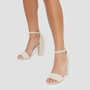 Beiga klackskor - Jättefina skor använda en gång! Sköna och true to size!