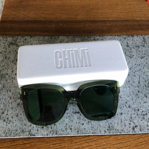 Chimi solglasögon - Oanvända chimis #008 i färgen kiwi. Möts upp i centrala Stockholm eller skickas mot fraktkostnad.  