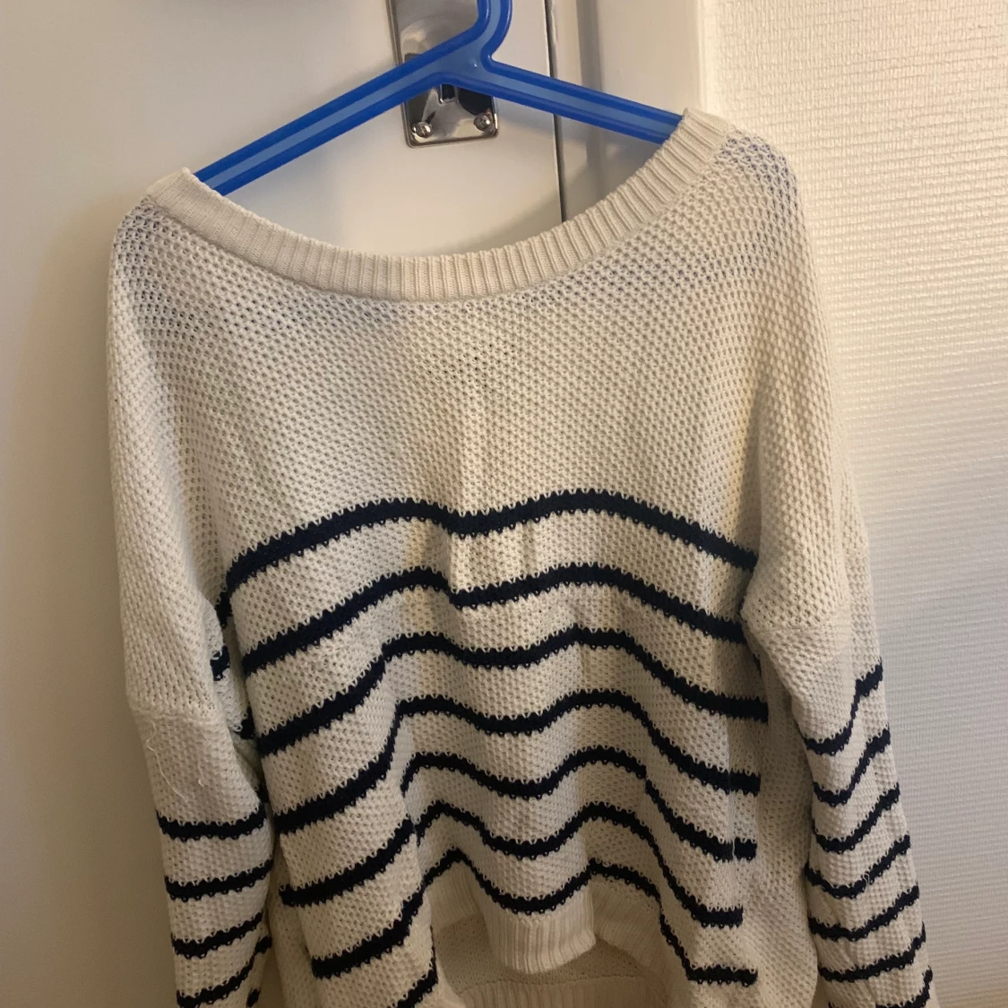 Stickad randig tröja