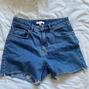 Jeans shorts - Från HM storlek 36