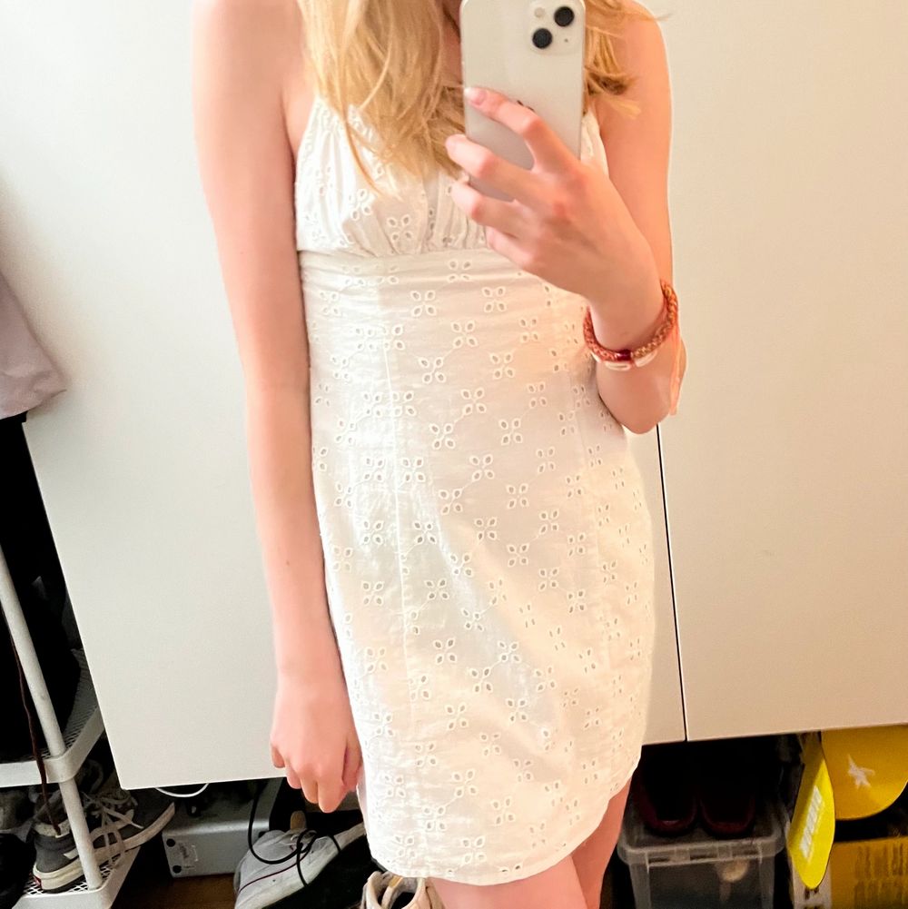 Super fin klänning från pullandbear, använd ca 2 gånger, jätte fint skick. Storlek S. Buda från 300! . Klänningar.