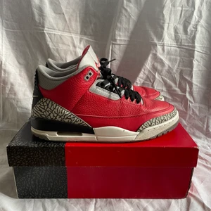 Air Jordan 3 Red Cement  - Air Jordan 3 ”red cement” 8-9/10 Storlek 44 