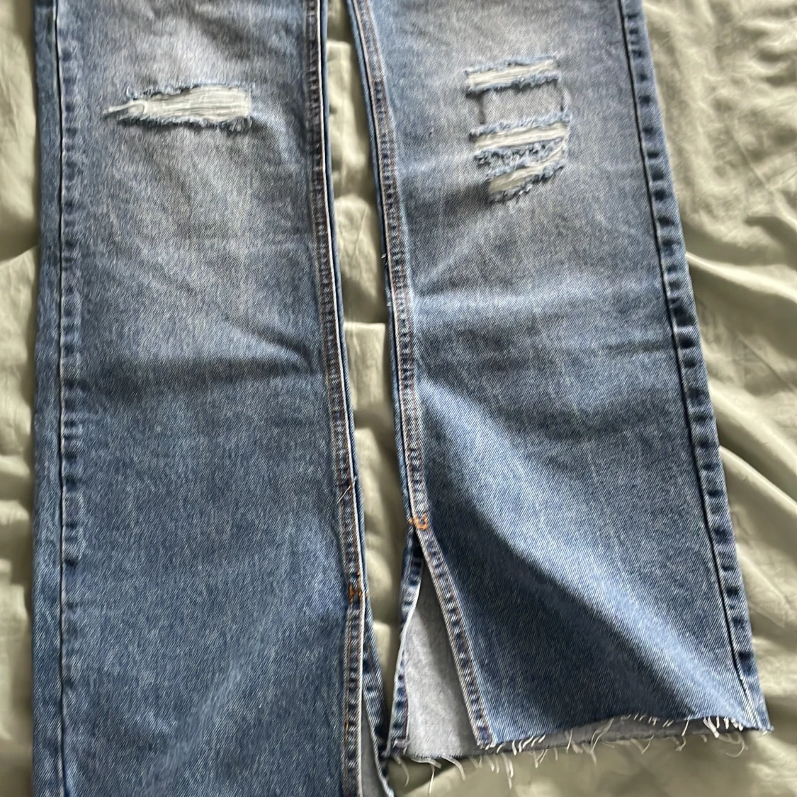 Raka Jeans med Slits och Slitningar - 91