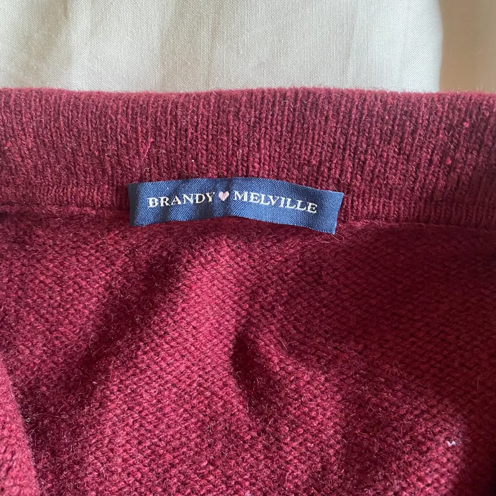 Superfin stickad tröja från Brandy Melville i nyskick❣️ Nypris €48. Tröjor & Koftor.