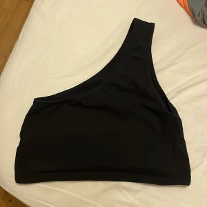 One shoulder topp - Strl uk 10, en M typ