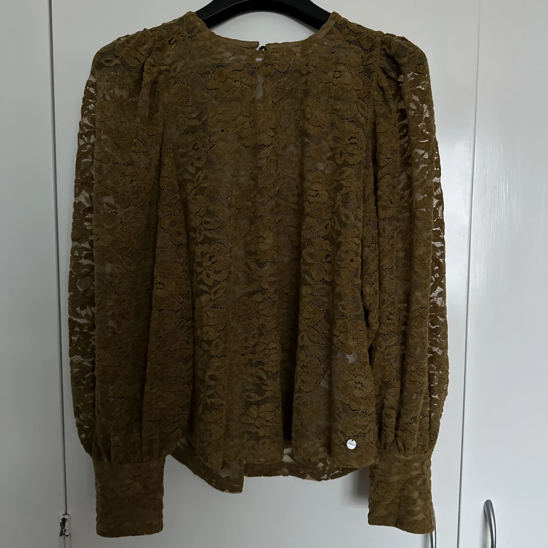 Festblus i sammetsspets - 91