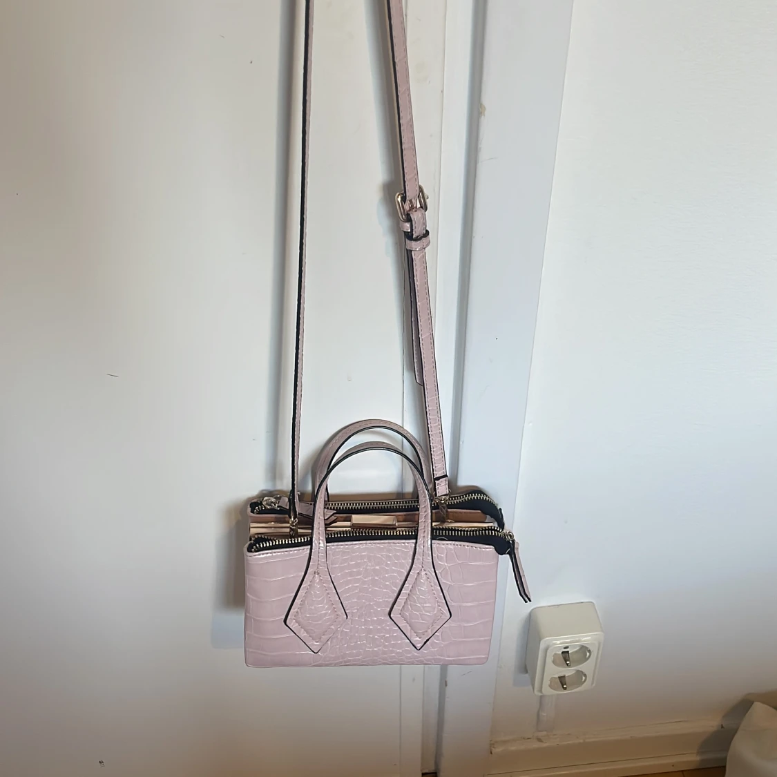 trendig rosa väska från zara