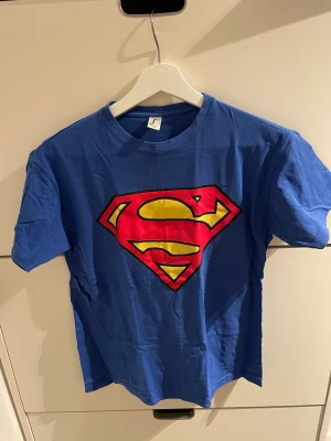 T shirt superman - Superman t shirt. Storlek S. 