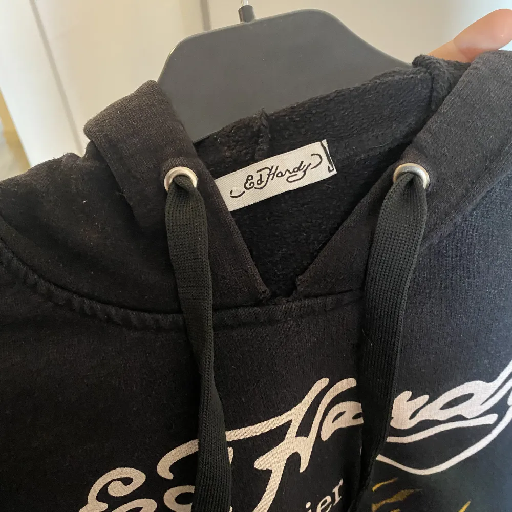 Vintage unisex ed hardy hoodie! Passar storlek XS-M skulle jag säga . Tröjor & Koftor.