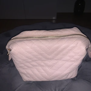 Necessär - Necessär