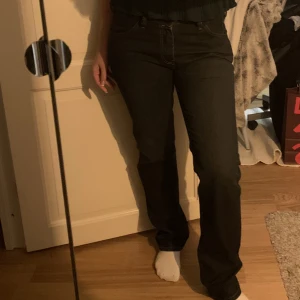 Intressekoll levis jeans - Intressekoll på mina vintage levis-jeans i svart/grå tvätt! 504 straight och storlek 32x32