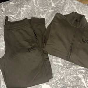 Emporia armani  - Armani dress strl xs  Använd fåtal ggr  Originalproduktioner 1300:- 