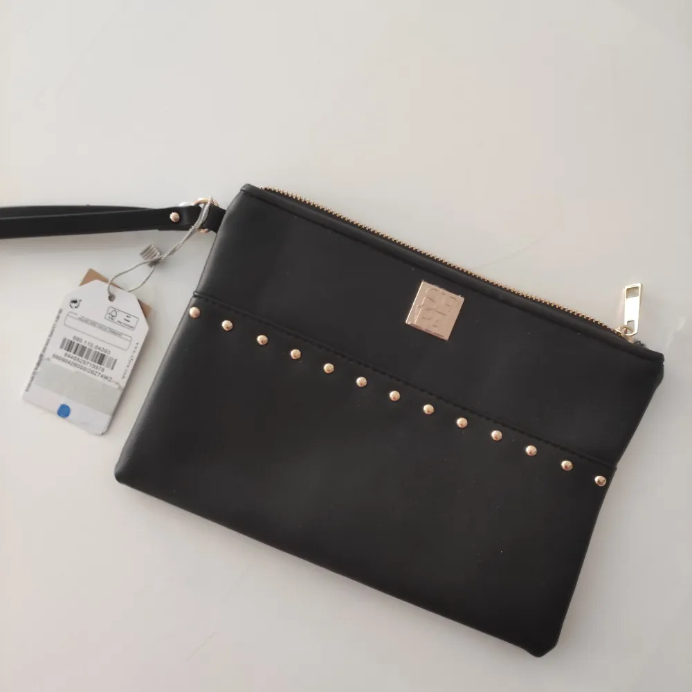 New sfera black purse. Väskor.