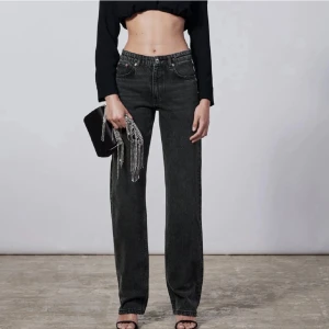 Zara jeans  - Straight mid waist jeans från zara💕💕Bra skick