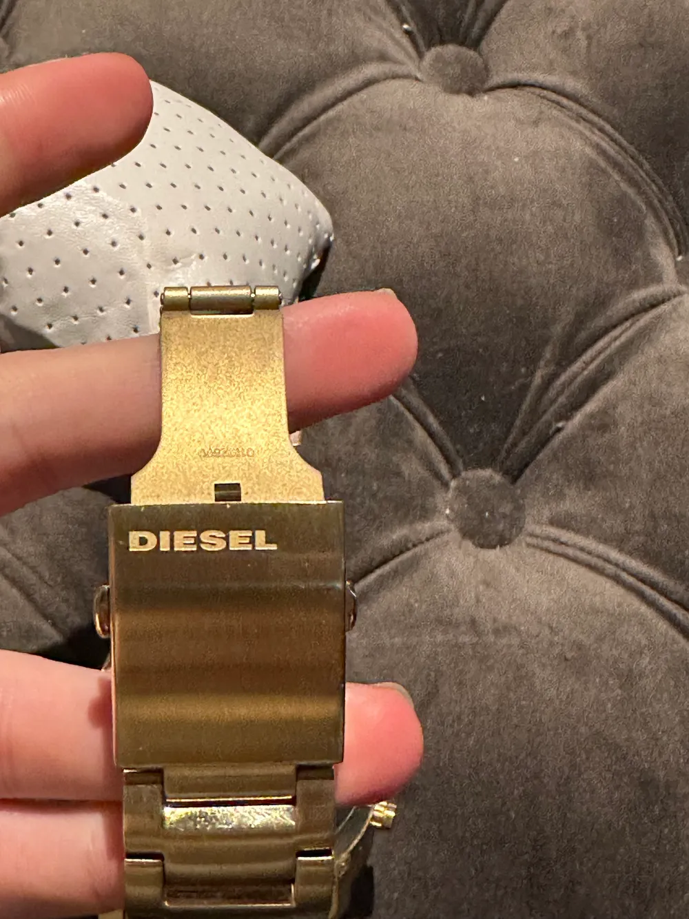 Diesel klocka. 3-4 år gammal, har ej använts mer än 2 gånger. 10/10 Nypris-2600. Accessoarer.
