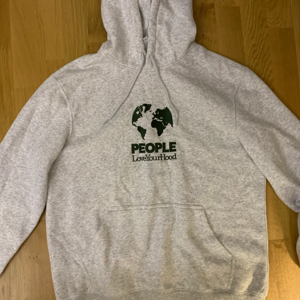 Använd ett fåtal gånger, bra skick. Nypris: 249kr.. Hoodies.