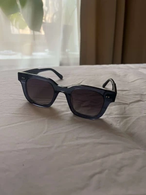 Chimis - Likadana chimis solglasögon som jag sålde nyss, bara ny anons. 04 mörkblå köp direkt för 800kr