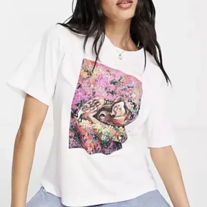 Monki - Fin T-shirt från monki men köpt på hm hemsida 🦌🌸