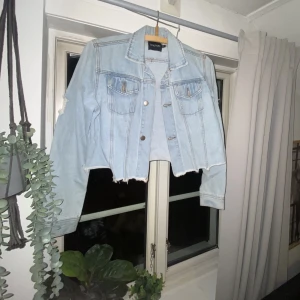 Jeansjacka - Storlek 34/36
