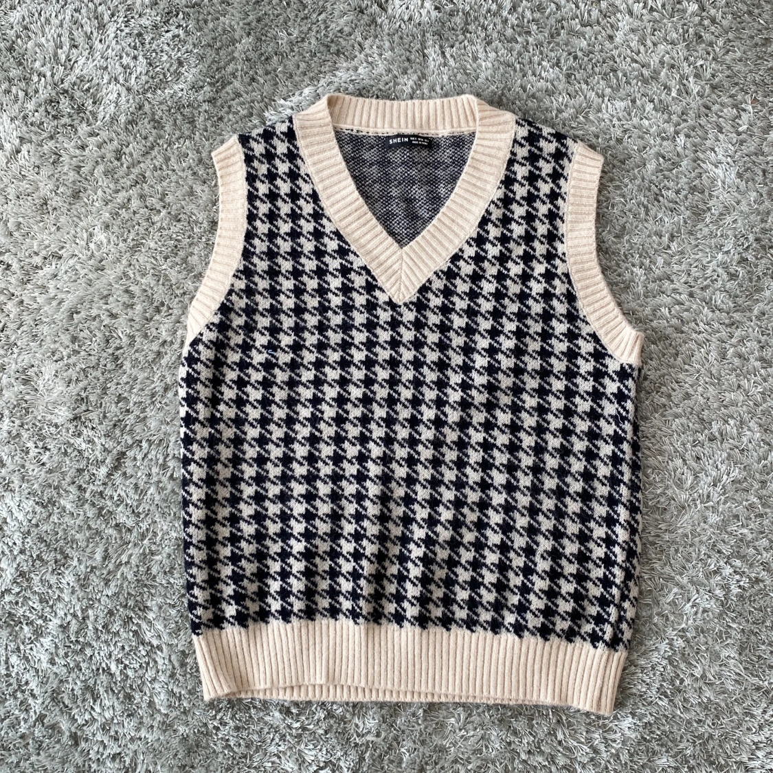 Stickad väst från shein i strl.S