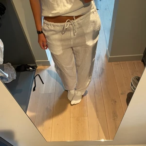 Linnebyxor  - Säljer dessa linnebyxor i storlek s från zara home💞💞
