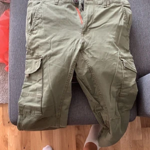 Cargo Byxor - Snyggt par cargo byxor mycket fint skick ! 