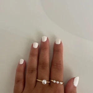 Ringar - Fina ringar som är för stora för mina fingrar🙌🏼⚡️