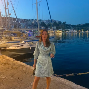 Omlott klänning by malina - Ursnygg omlott klänning från by malina!! Perfekt material med fint mönster!! Passar inte mig längre ❤️pris kan diskuteras 