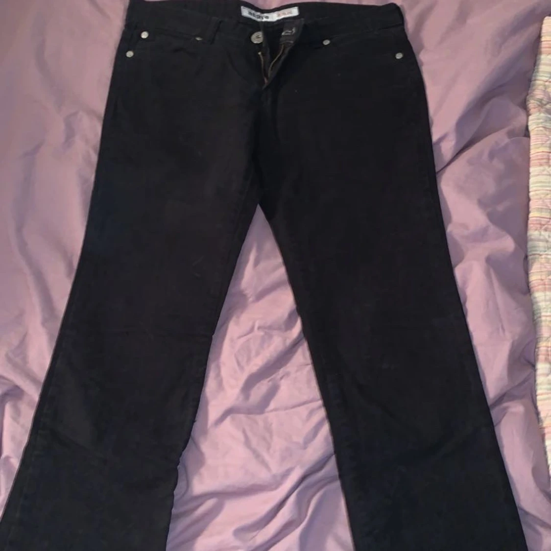 Svarta jeans