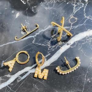 Äkta guld smycken - Helt nya örhängen i äkta guld. 12kr frakt