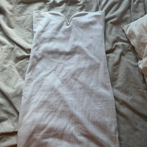 Klänning  - Jättefin tajt klänning 💕