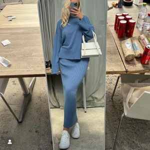 Blått set  - Från LxA, strl L i underdel M i överdel 