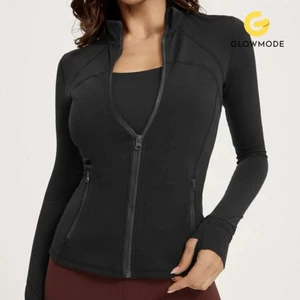 Träningströja  - Aldrig använd och fortfarnde i paketet den kom i, råkade beställa två så använder inte denna. Jätteskönt material och formar sig efter kroppen