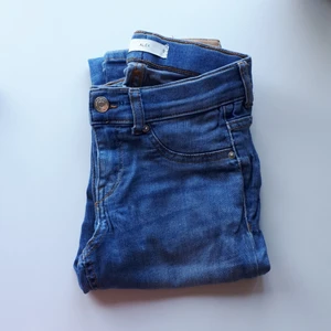 Jeggings skinny jeans low waist midraise lowraise  - Jeggings / skinny jeans från Gina Tricot med låg till mellanhög midja💙 kan förhandla om priset vid snabb affär💙