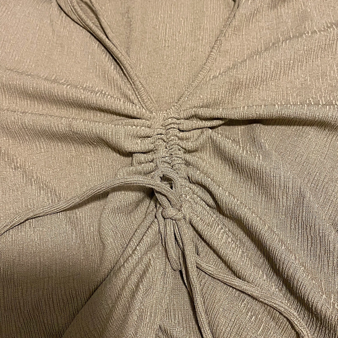 Blus som man kan knyta i mitten - 90