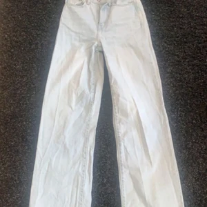 lager 157 - fina blåa jeans❤️ använda 1 gång